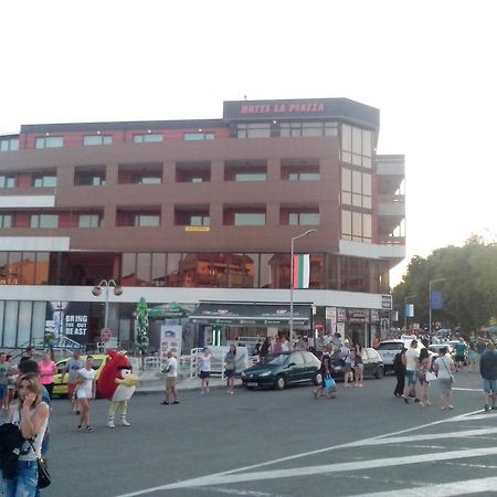 La Piazza Primorsko Rooms & Apartments Exterior foto