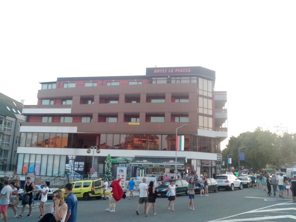La Piazza Primorsko Rooms & Apartments Exterior foto
