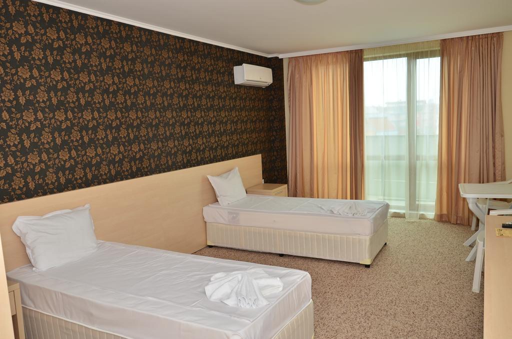 La Piazza Primorsko Rooms & Apartments Quarto foto